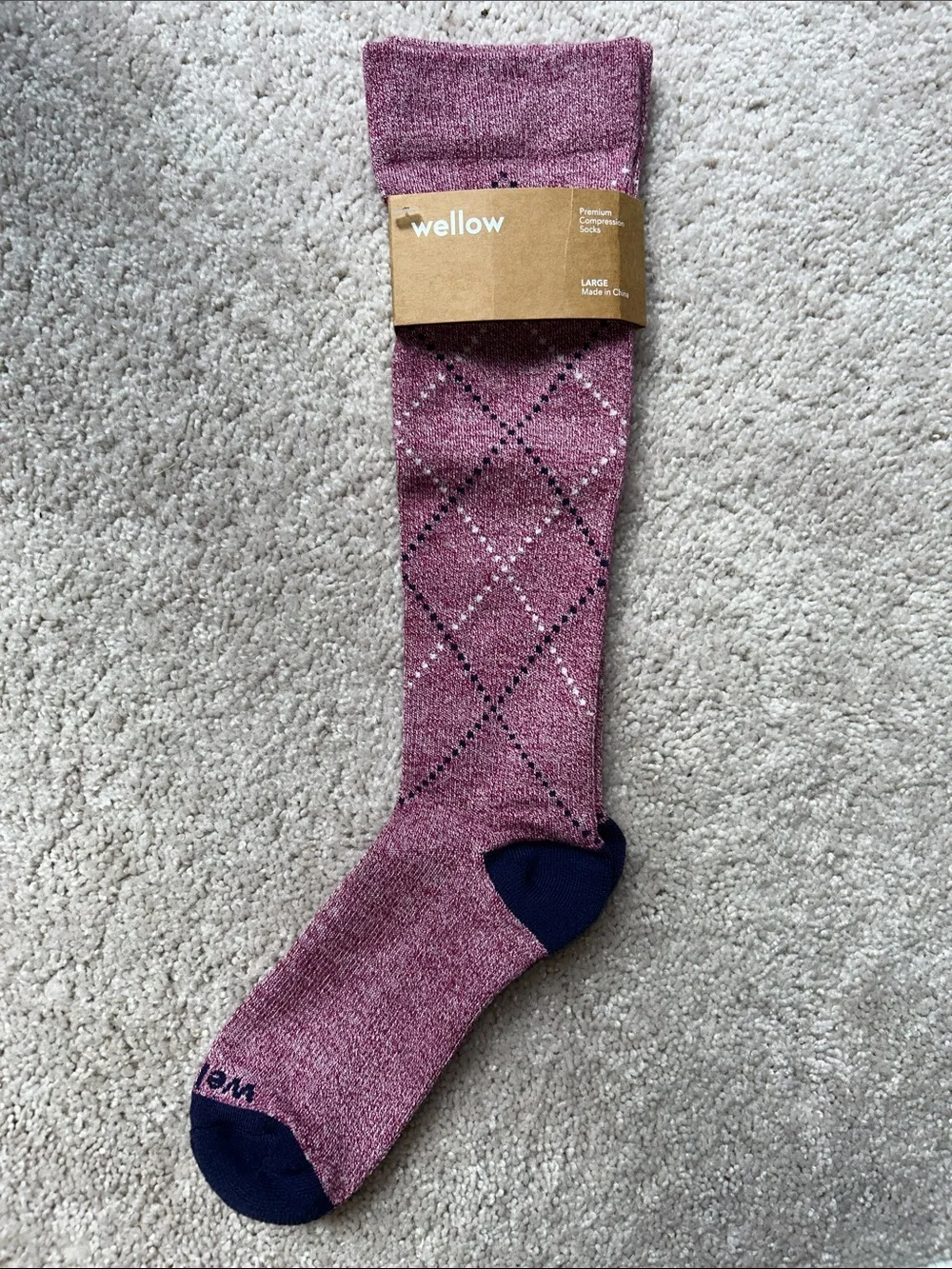Wellow Argyle Dress Socks in Dusty Rose with Navy Accents
